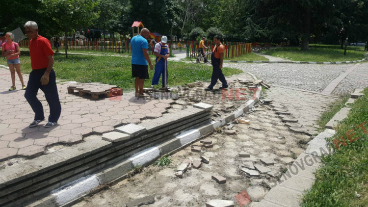 Изкопни дейности в центъра на Асеновград