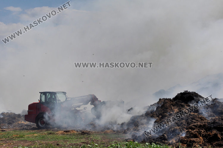 Пламна торище край Конуш, две села застрашени от обгазяване