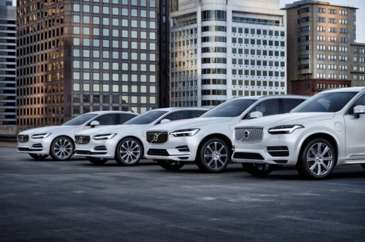 Volvo ще прави коли от пластмасови бутилки