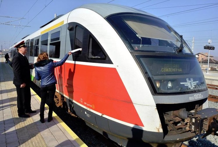 БДЖ пита гражданите за разписанието през 2019 година