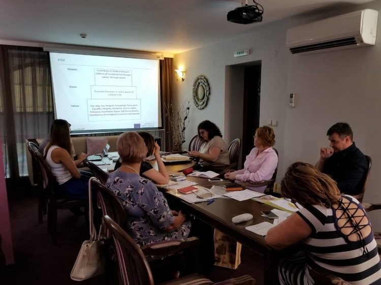 Спортни дейности за деца обсъждат екипи от пет държави по проект FAIRHAP „Щастие чрез спорт“