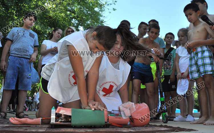 Инструкции за безопасно къпане на старта на плувното лято в Димитровград