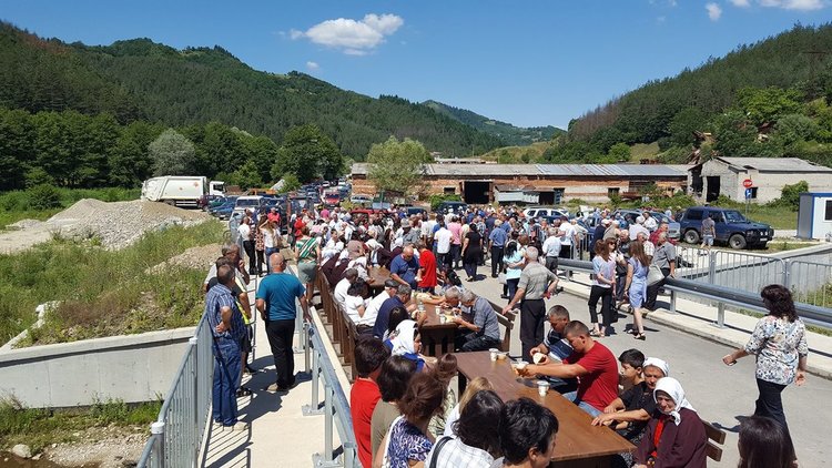 Най-сетне мечтания асфалт на пътя Крайна-Долен