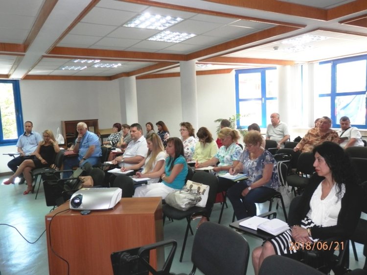 С новите правила за конфликт на интереси се запознаха държавни служители