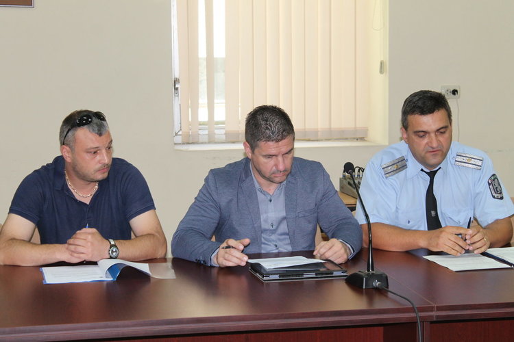 Довършват асфалтирането на пътя Хасково - Димитровград