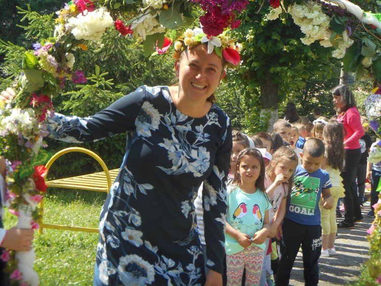 Малчуганите от "Родопчанче" се запознаха с лечебните билки в навечерието на Еньовден