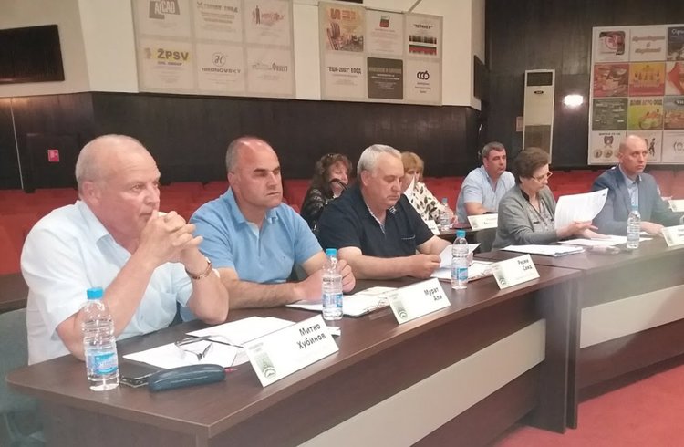 Рекордно кратка сесия проведе Общинският съвет на Първомай