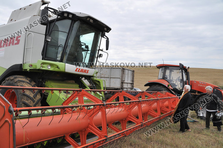 Зажънаха ечемика в Хасковско от Странско