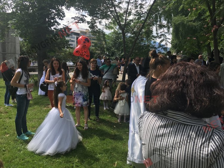 500 калиници направиха Асеновград по-бял и по-красив на Еньовден