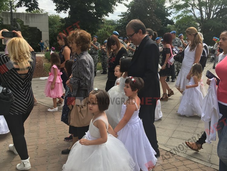 500 калиници направиха Асеновград по-бял и по-красив на Еньовден