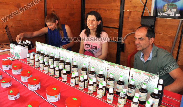 Асенка /вдясно/ и Косьо Любенови