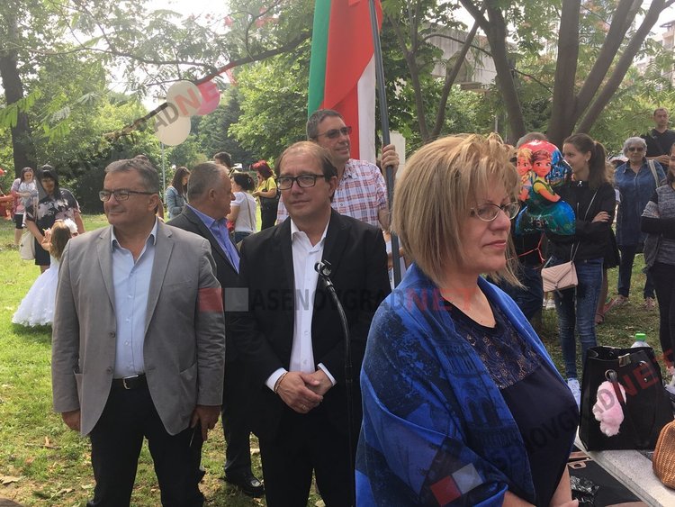 500 калиници направиха Асеновград по-бял и по-красив на Еньовден