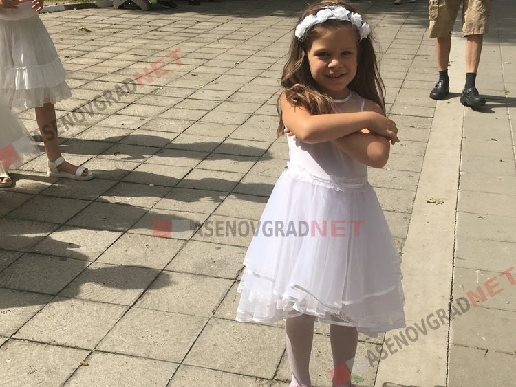 500 калиници направиха Асеновград по-бял и по-красив на Еньовден