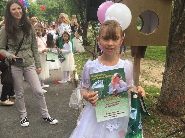 500 калиници направиха Асеновград по-бял и по-красив на Еньовден