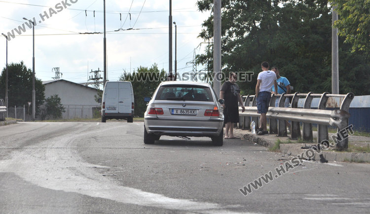 Пасат се заби в БМВ на пътния възел в Орфей