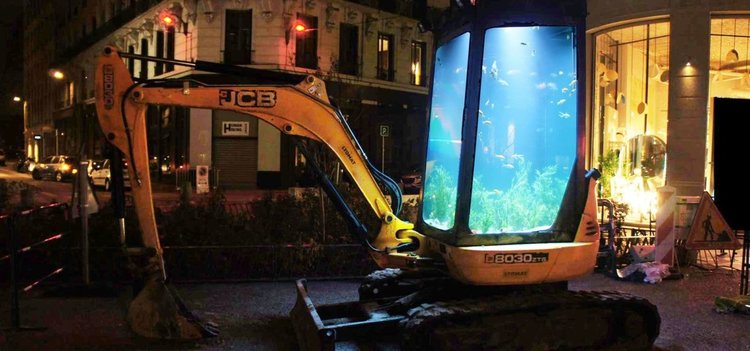 Басейн в караваната, пица на пещ в лимузината и още забавни инсталации от френски артист