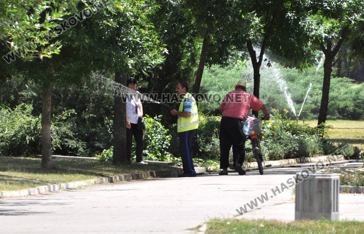 Общината: ВиК иска да поливаме градинките с питейна вода. Марков: Абсурд!
