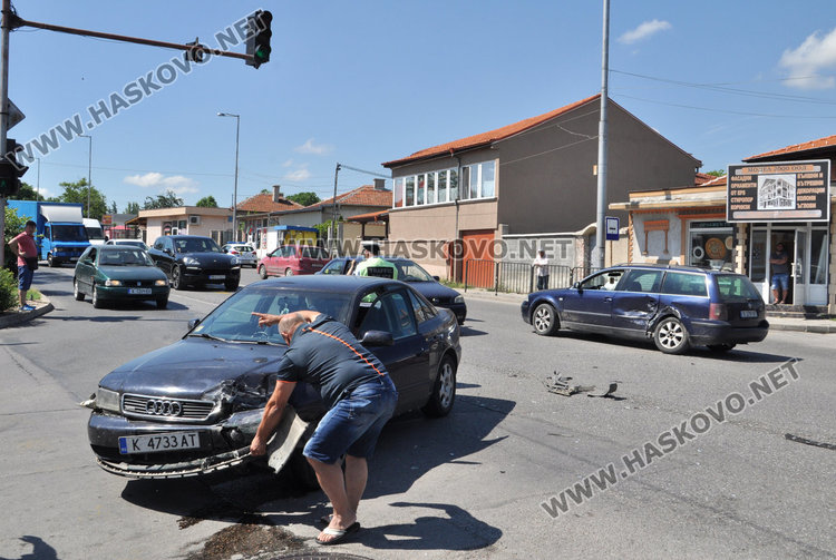 Ауди и Пасат се разбиха на Кърджалийска