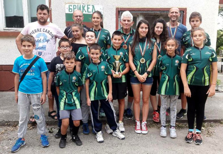 Две отборни купи за „Компас 1994“ в състезания по ориентиране