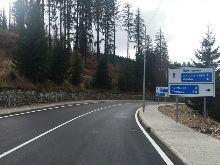 АПИ пусна поръчка за нови пътни знаци за 15 млн. лв.