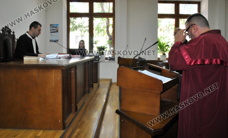 6 месеца условно за полицейски  шеф, шофирал с 3.92 промила