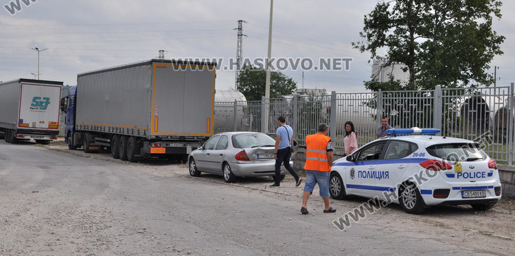 Тир се заби във Форд заради забранен ляв завой до Бирената