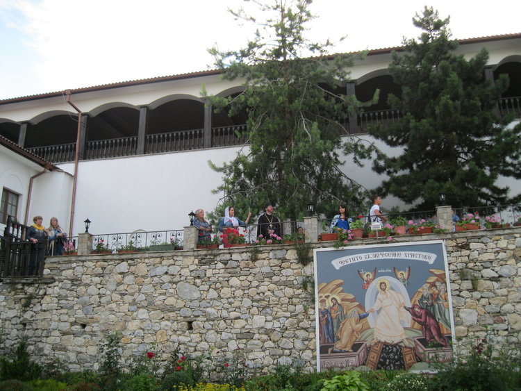 Деца от Смолян бяха на духовен лагер в манастира „Св. св. Козма и Дамян“