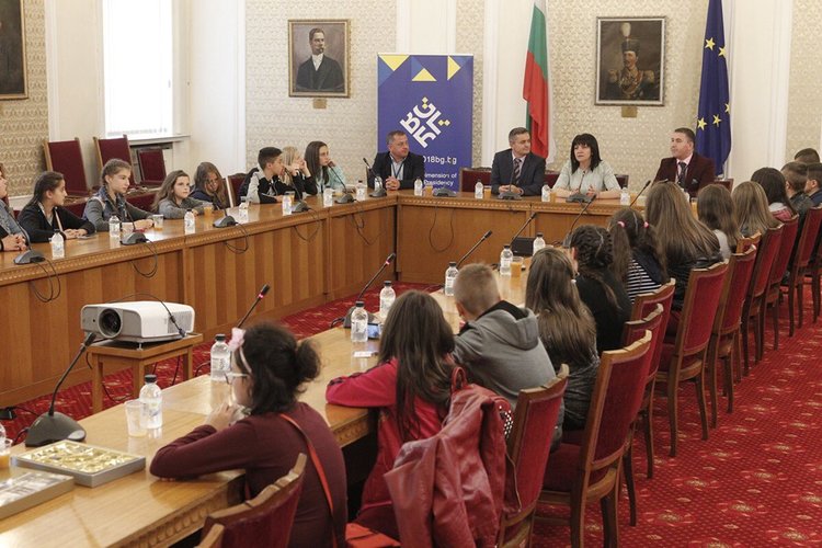 Ученици от Баните посетиха парламента по покана на депутата д-р Красимир Събев