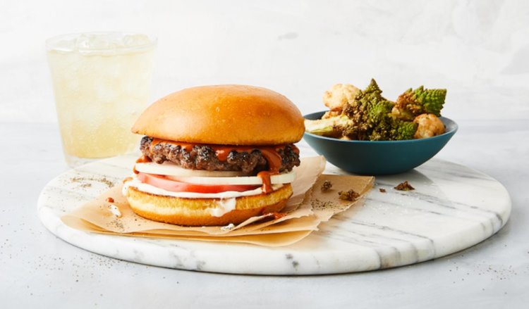 Робот прави бургери в ресторант в Сан Франциско (видео)