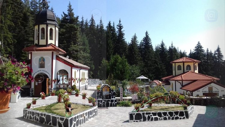 Храмов празник на 1 юли чества църквата "Св.св. Козма и Дамян"