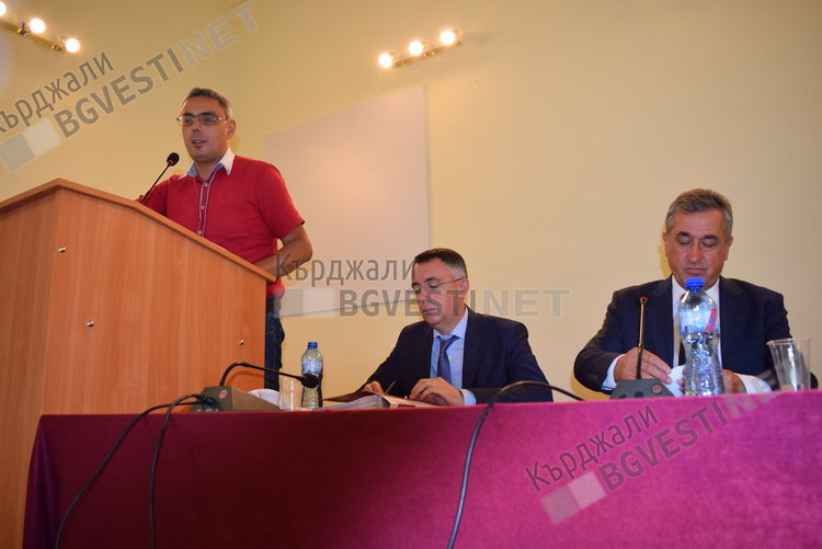 Местния парламент поиска запазването на специалността „туризъм” във Филиала, опозицията се разцепи