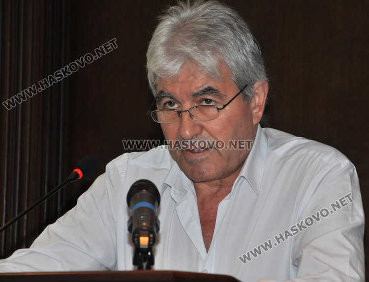 ГЕРБ: общината заобикаля закона, плаща различно водата за градини