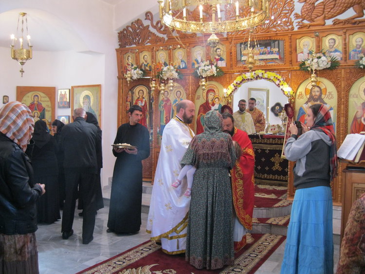 Десетки посетиха манастира край Смолян с молитва към светците лечители