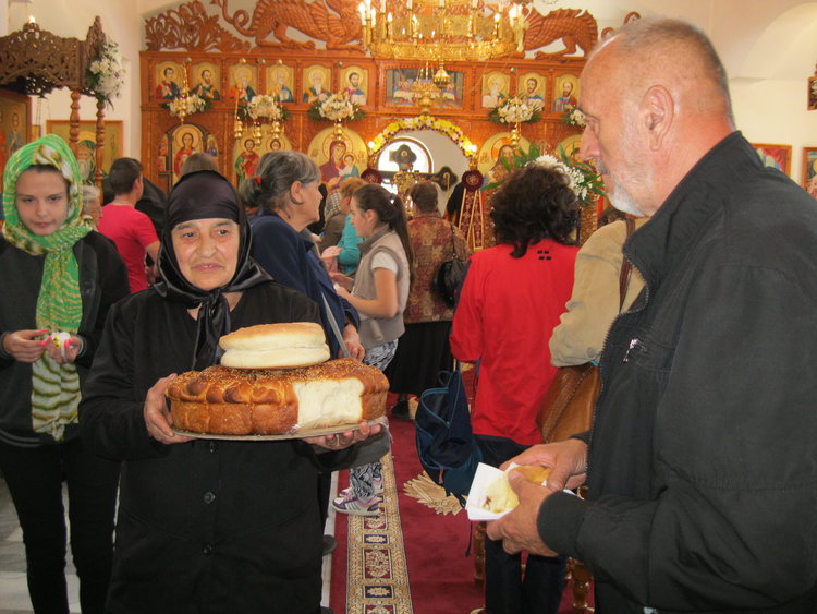 Десетки посетиха манастира край Смолян с молитва към светците лечители