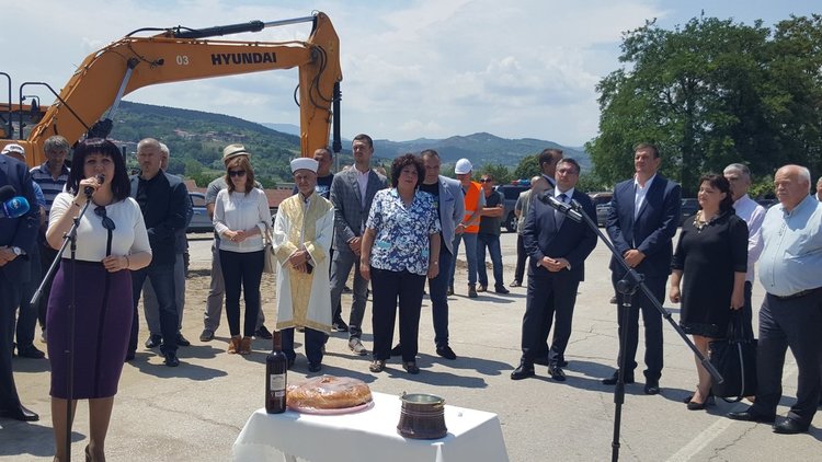 Над 21 млн. лв. ще се инвестират в ремонта на 32 км от път II-59 Момчилград - Крумовград - Ивайловград