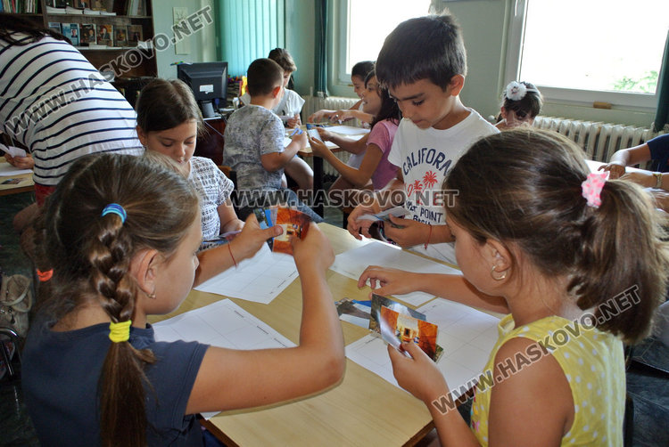 Учат деца на краезнание в библиотеката през юли