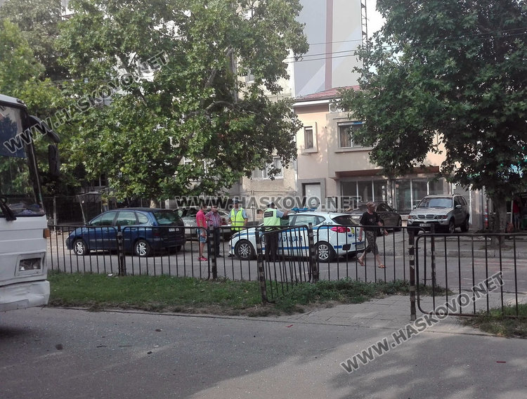 Верижна катастрофа с автобус, тролей и Ауди на бул. „Васил Левски“