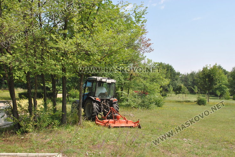 Хасковлии крадат пясък от детските площадки в парка на Ямача