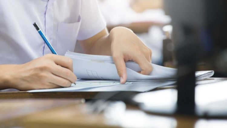 МОН свали първото класиране на седмокласниците заради техническа грешка