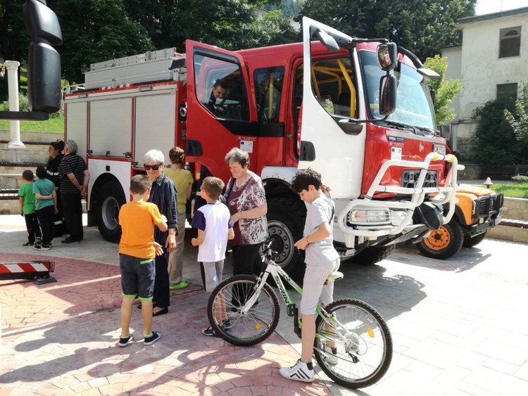 Как се действа при бедствия и аварии показаха служителите на реда в Смолян