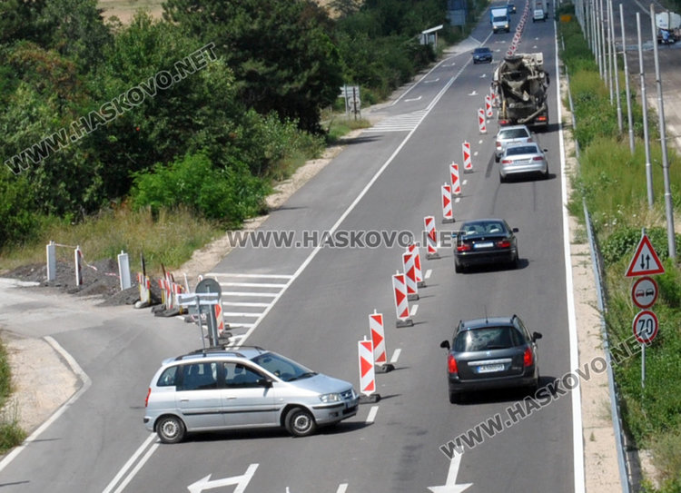 Всяка минута: забранен и опасен завой в участъка в ремонт на пътя за Димитровград