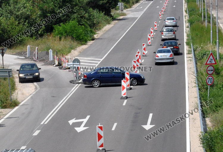 Всяка минута: забранен и опасен завой в участъка в ремонт на пътя за Димитровград