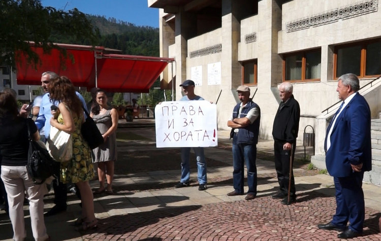 Недоволството срещу кучешки приют в рудоземското село Елховец отново пламна