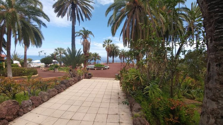 Ученици от Гимназията по туризъм стажуваха на остров Тенерифе, канят ги на работа