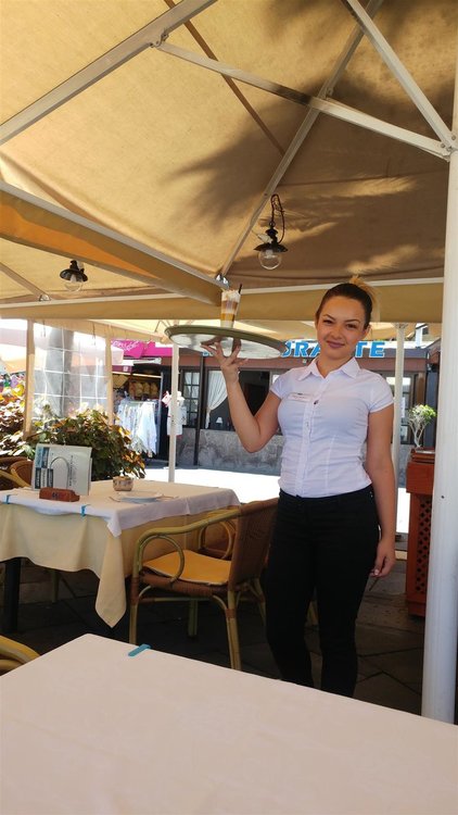 Ученици от Гимназията по туризъм стажуваха на остров Тенерифе, канят ги на работа