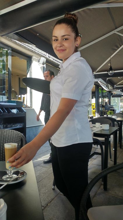 Ученици от Гимназията по туризъм стажуваха на остров Тенерифе, канят ги на работа