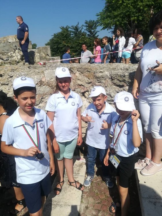 Участниците от ОУ Иван Вазов