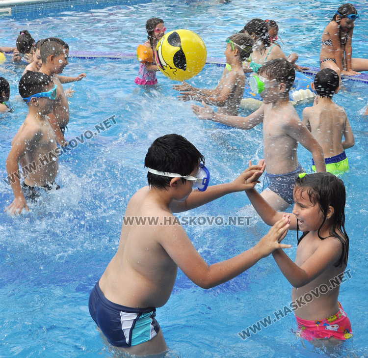 „Забавно лято“ завърши с плажна фиеста за децата