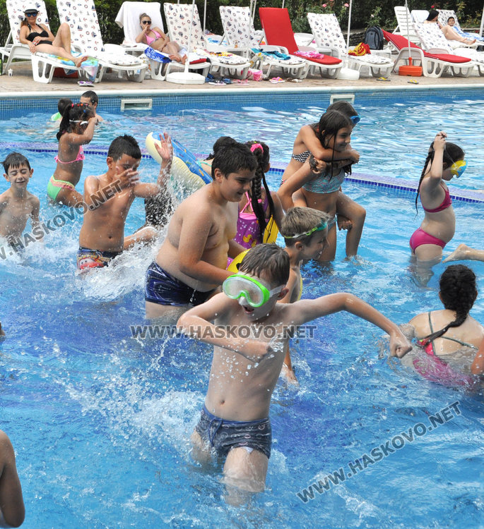 „Забавно лято“ завърши с плажна фиеста за децата