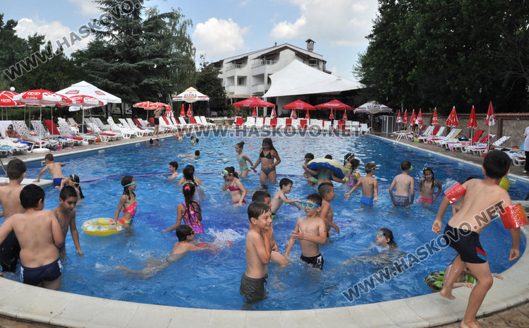 „Забавно лято“ завърши с плажна фиеста за децата